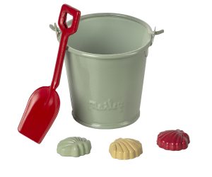Beach set - shovel, bucket & shells