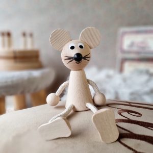 Long Legs Mouse