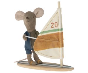 Beach mice, Surfer little brother