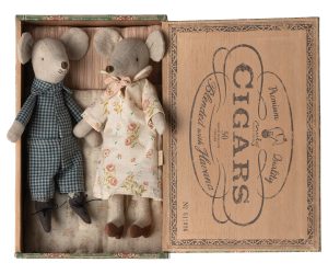 Grandma and Grandpa mice in cigarbox