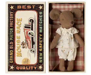 Big sister mouse in matchbox
