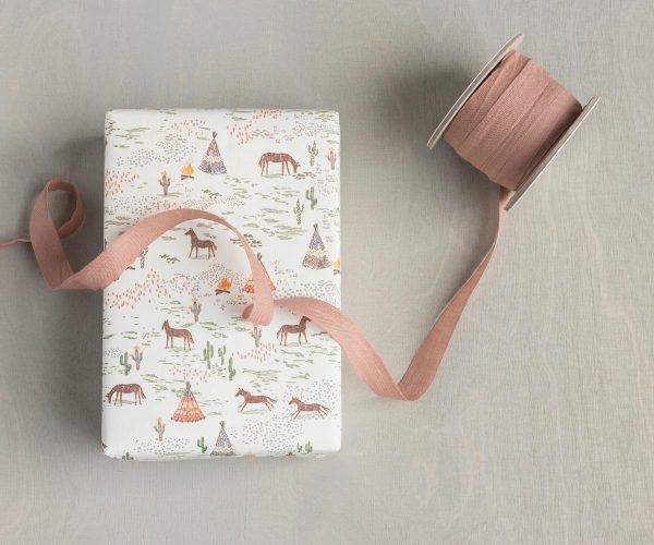 Giftwrap, Chevaux heureux - 200 m