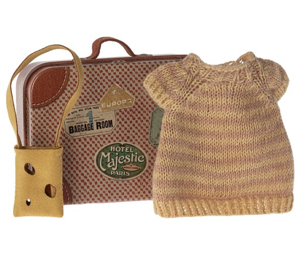 Knitted dress and bag in suitcase, Big sister mouse