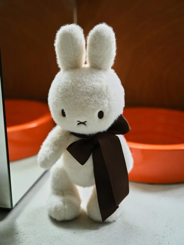 Miﬀy ECO Oﬀwhite in giftbox - 34 cm