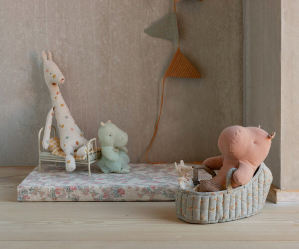 Safari friends, Hippo w. skirt, Small - Mint