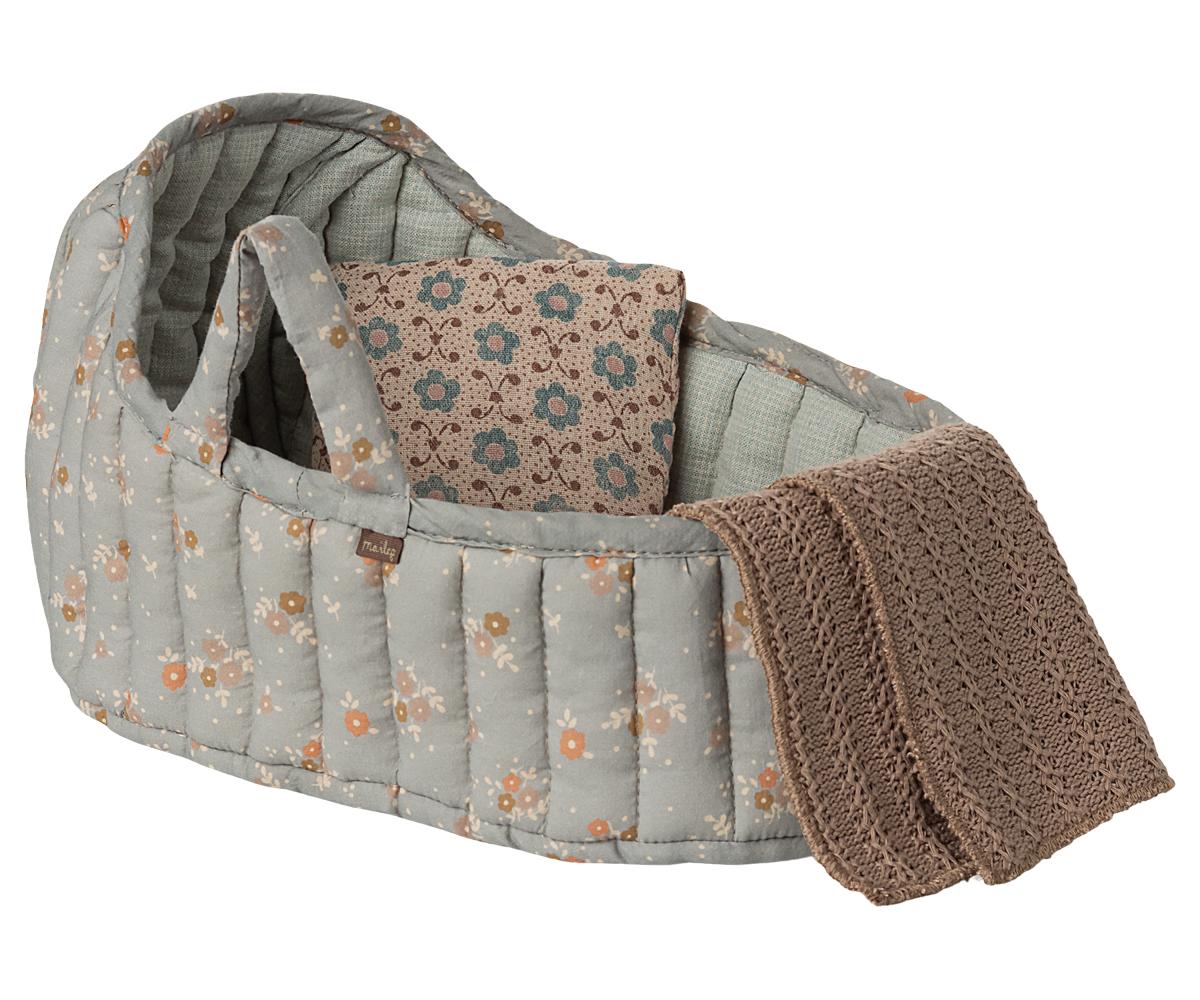 Couch, Mouse - Mable