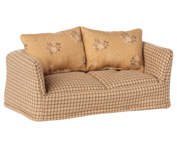 Couch, Mouse - Mable