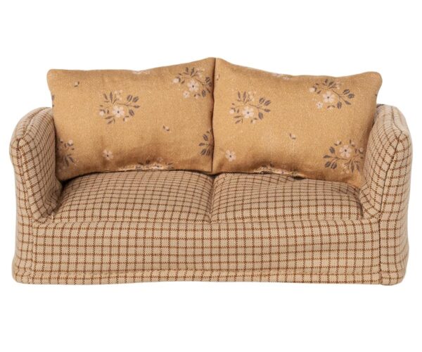 Couch, Mouse - Mable