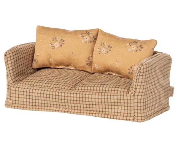 Couch, Mouse - Mable