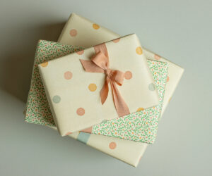 Gift wrap, 10 m - Multi dots