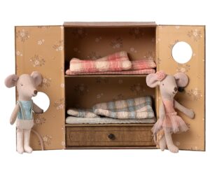 Ballet mice in dance studio, Little sister andbrother