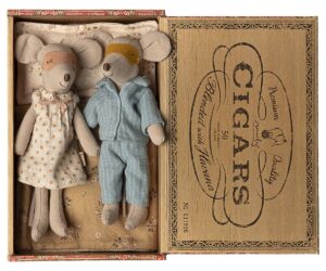 Mum & Dad mice in cigarbox
