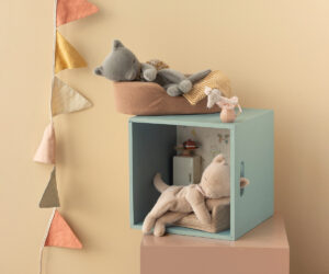 Sleeping kitten plush, Small - Cream peach