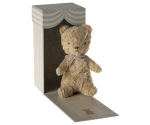 My first teddy - Sand