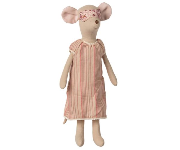 Medium mouse, Nightgown