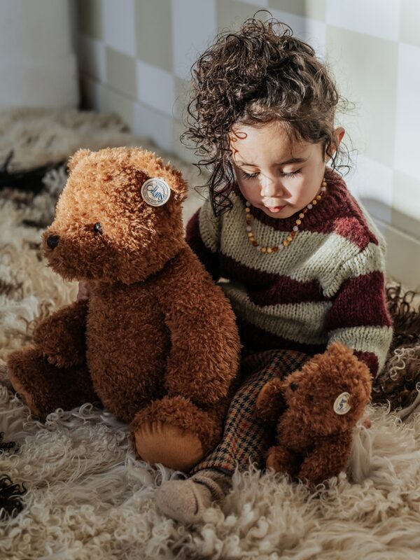 Henry the Grande Bear Brown 38cm