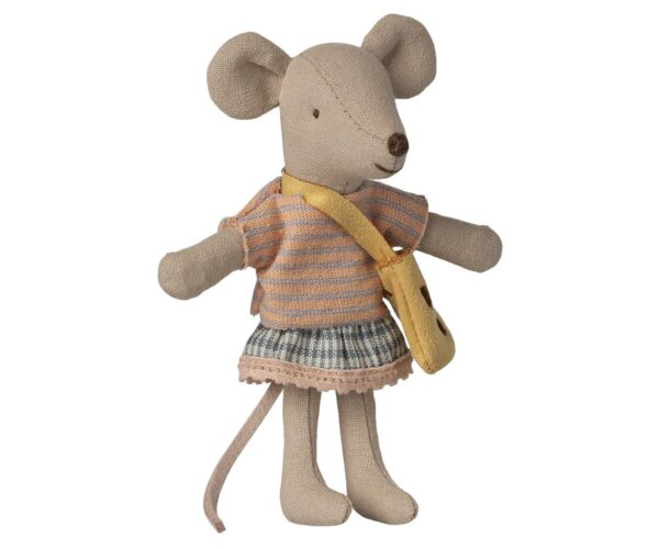 Little sister mouse with bag