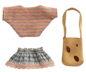 Clothes and bag, Little sister mouse